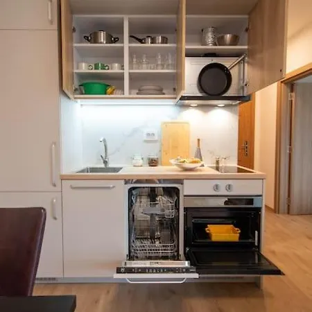 Yellow Apple - Modern Apartment Close To City Center Нови Сад Екстериор снимка