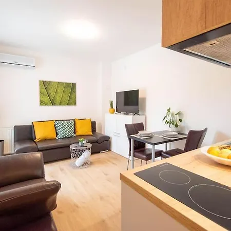 Yellow Apple - Modern Apartment Close To City Center Нови Сад Екстериор снимка