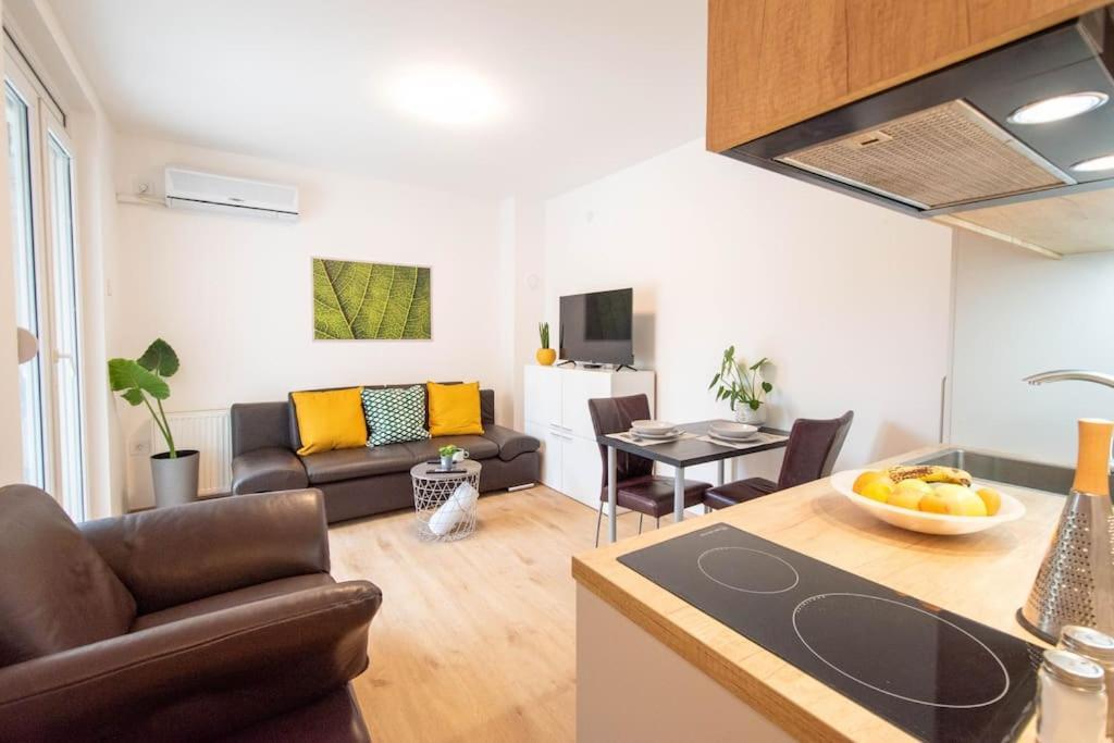 Yellow Apple - Modern Close To Center Апартамент