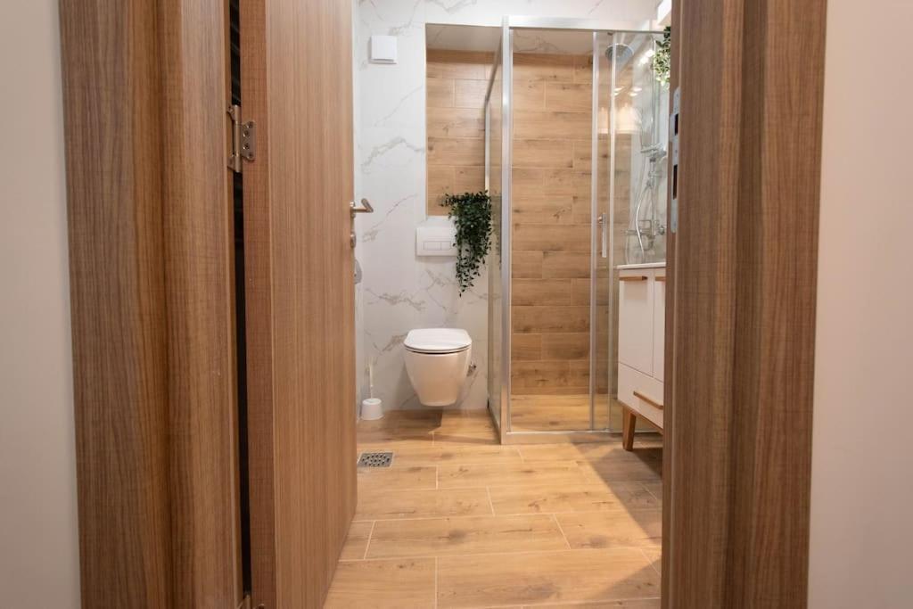Апартамент Yellow Apple - Modern Close To Center Нови Сад
